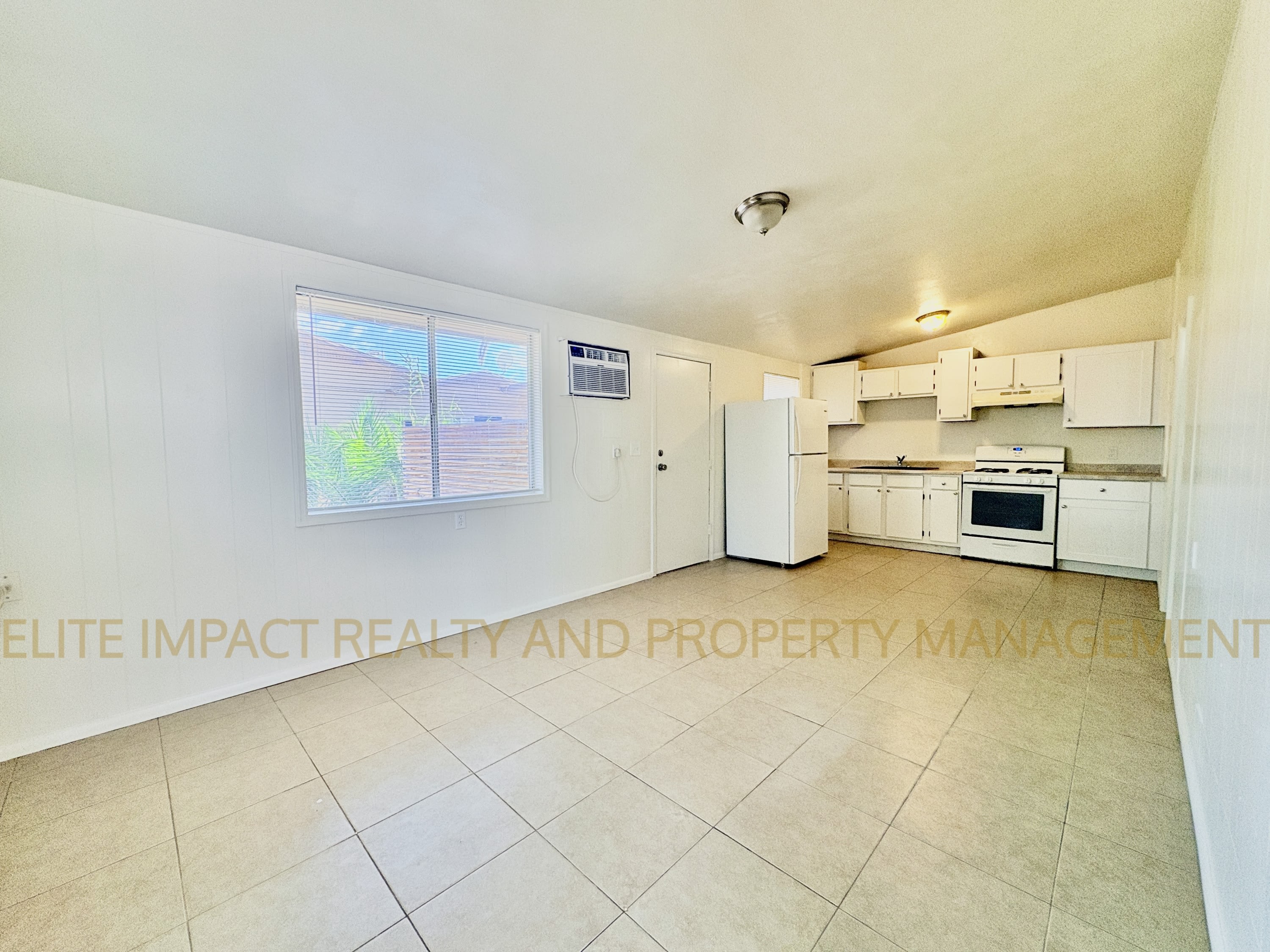 2460 North Treat Avenue – photo 4