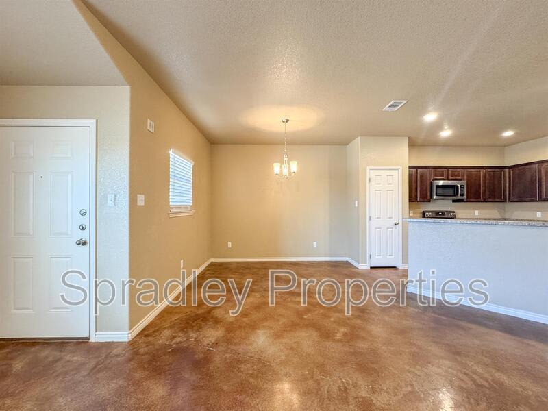 915 Laila Ln – photo 3
