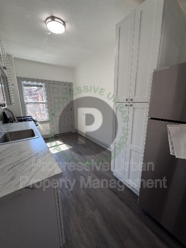 2002 Chesterland Avenue – photo 5