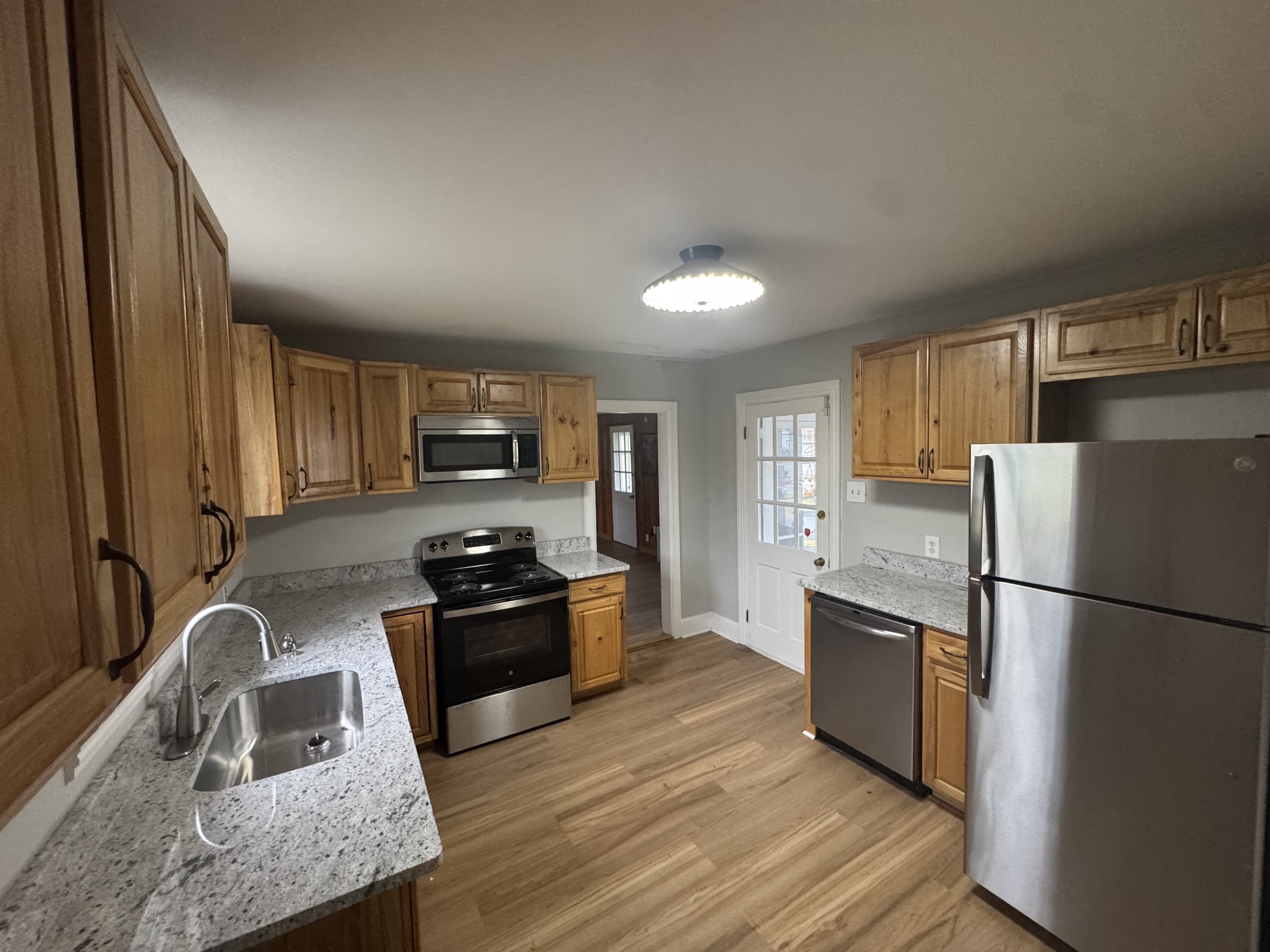 801 East Moler Avenue – photo 4