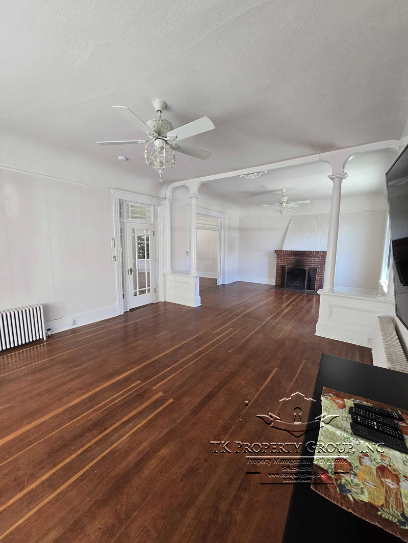 209 North Auburn Street – photo 5