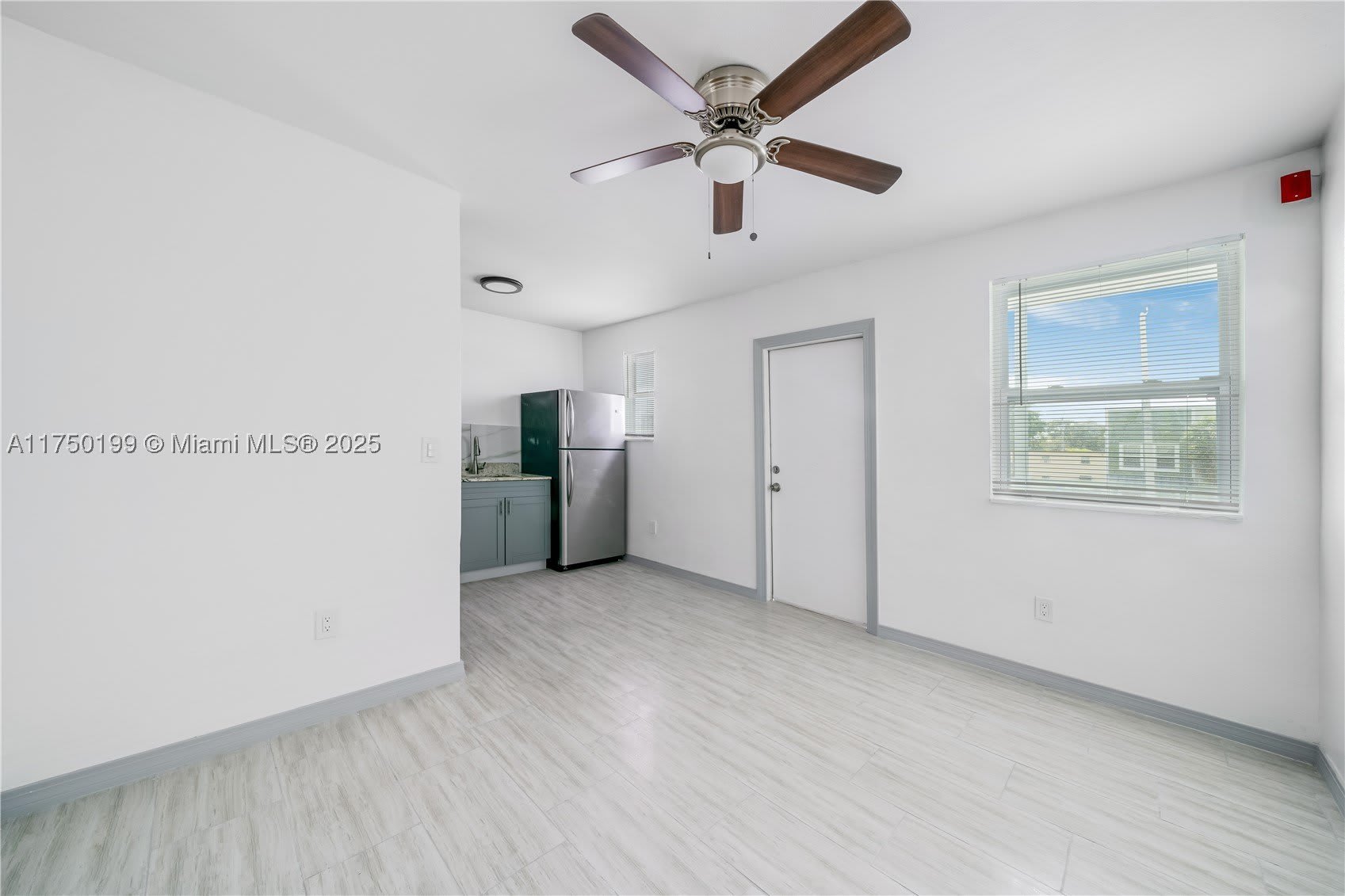 1281 Building – photo 4