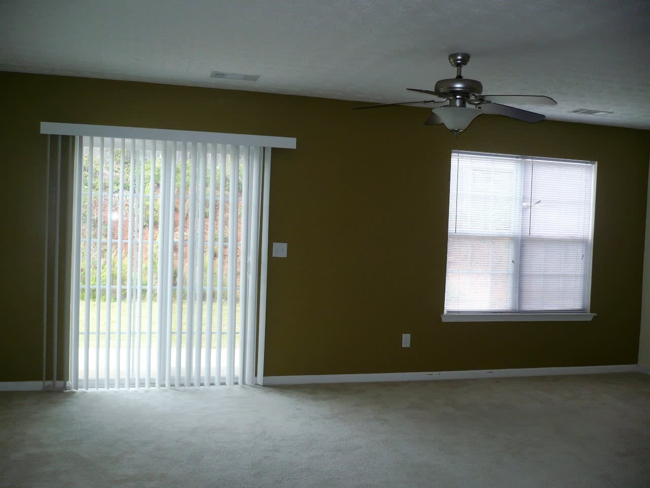 672 Georgetown Ct. – photo 2