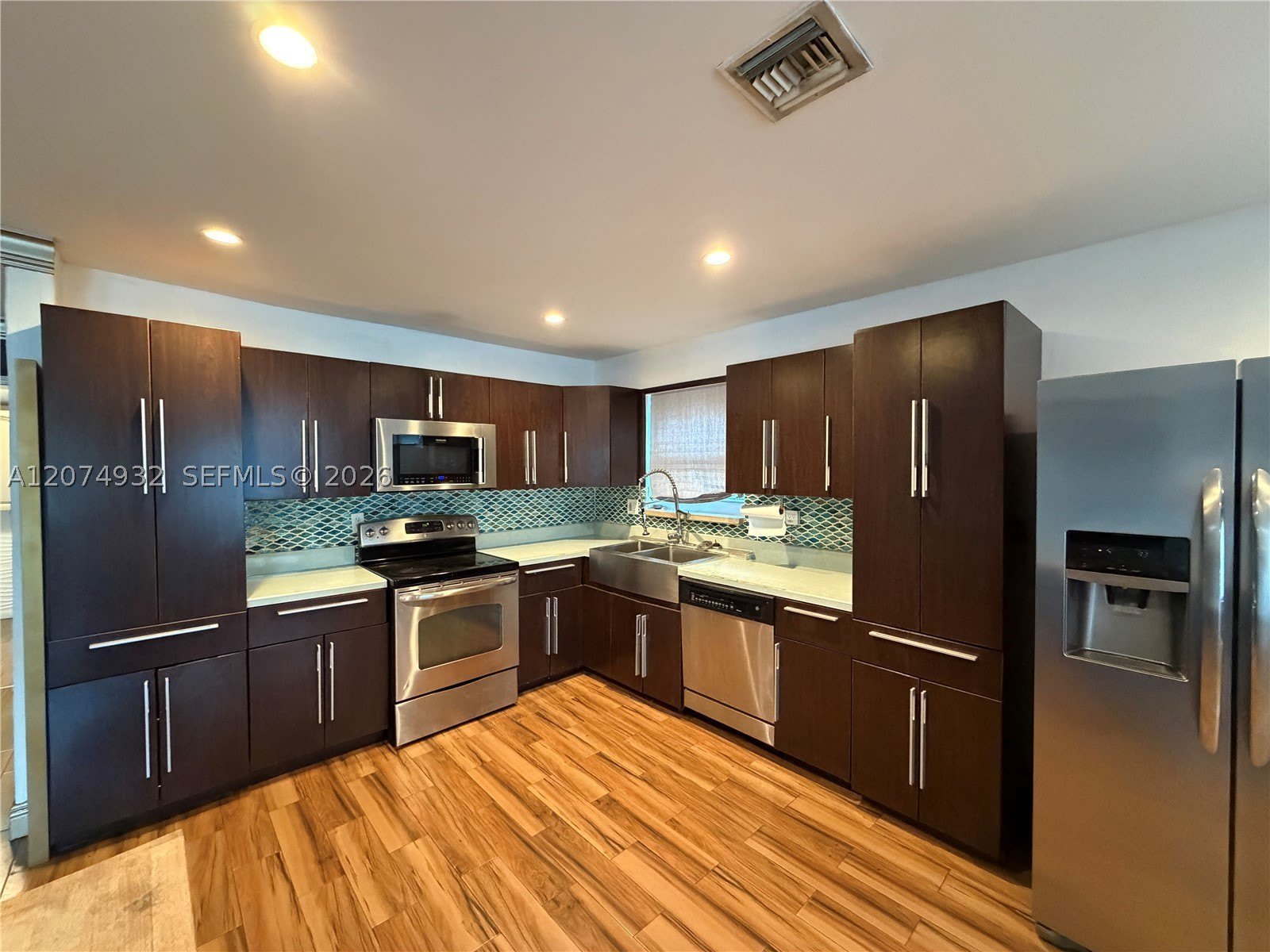 56 Nw 39Th St – photo 5