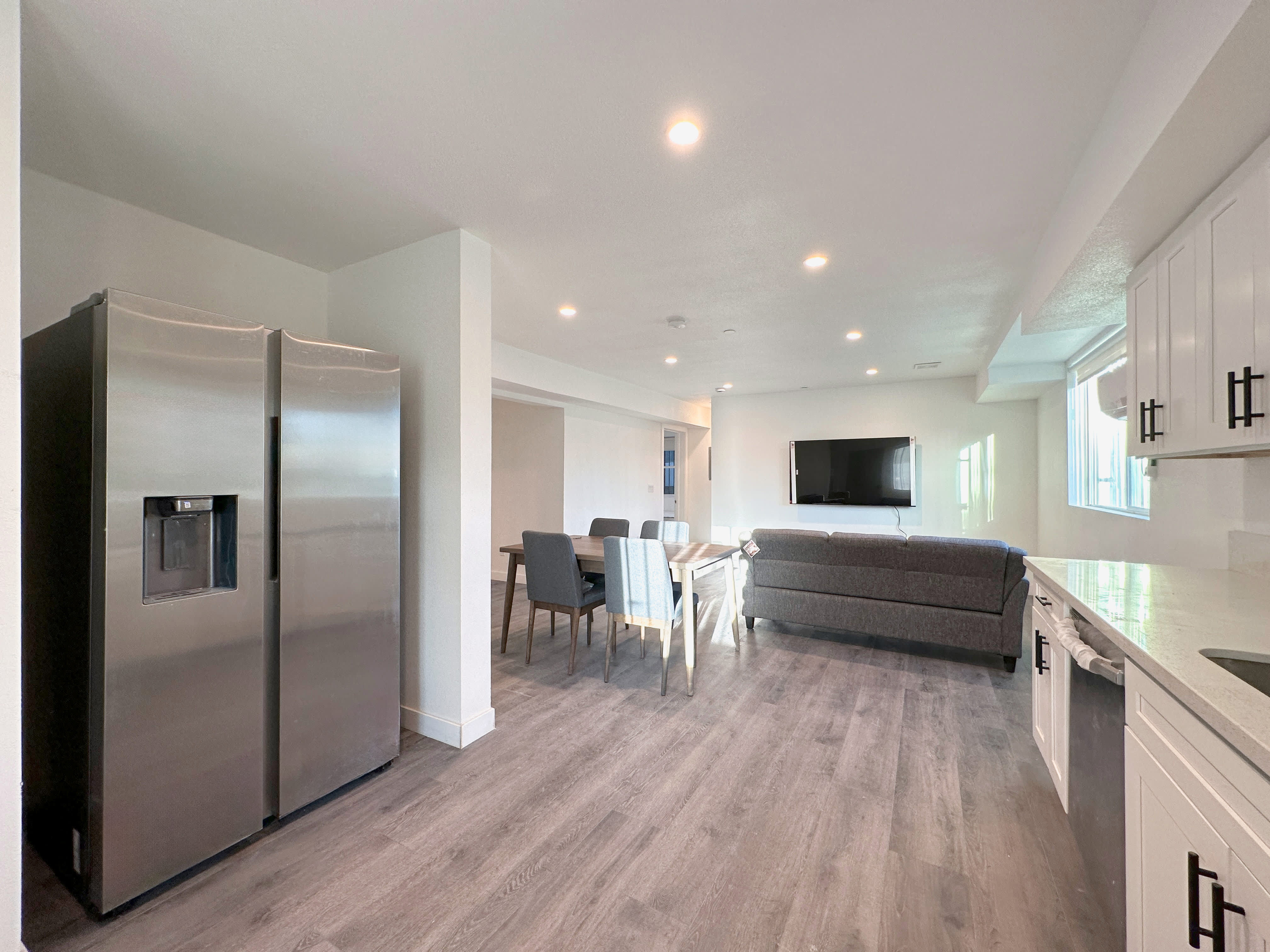 1729 W Adams Boulevard Co Living – photo 3
