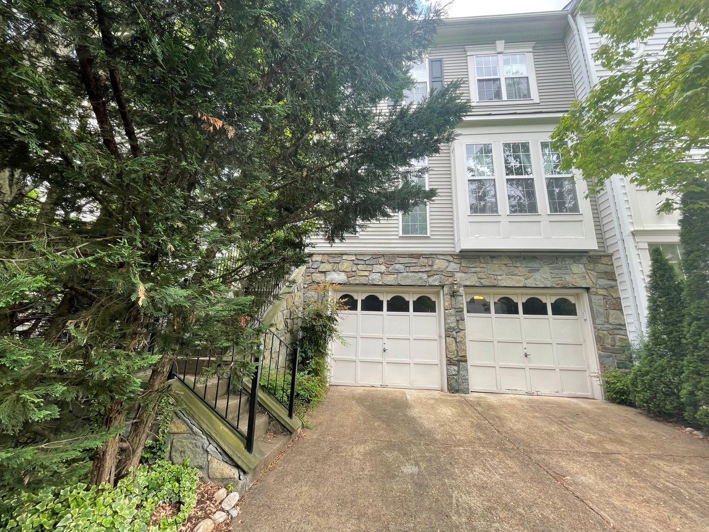 Three Bedroom Townhouse on Eisenhower Avenue, Alexandria – photo 1