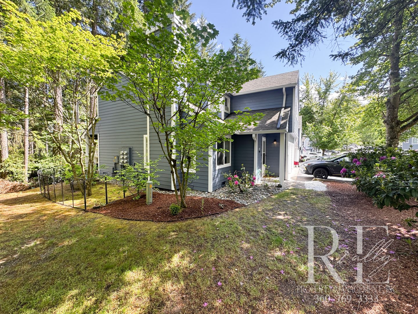 Townhome Convenience with the Feel of a Private Home – photo 5
