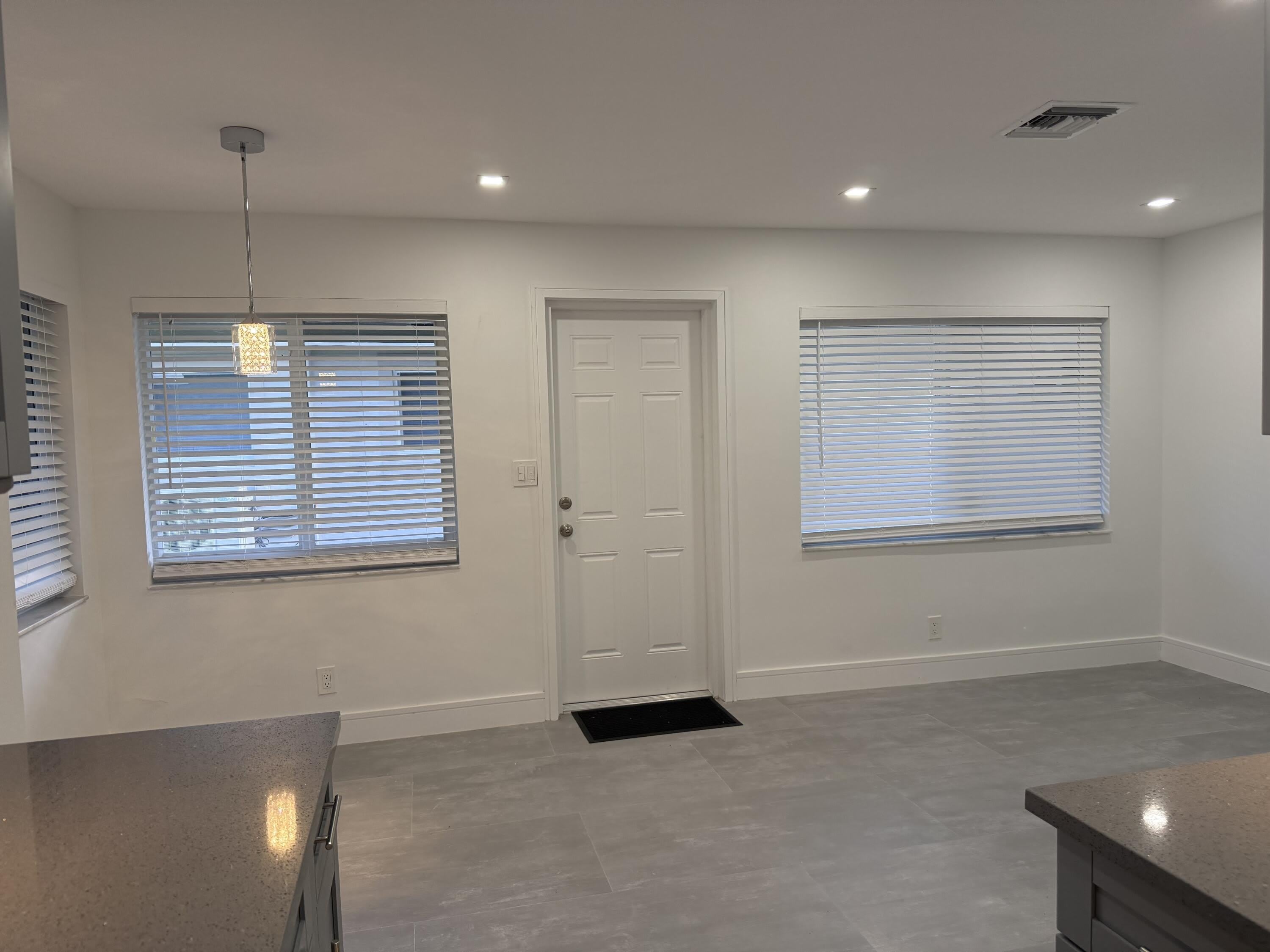 1133 Ne 16Th Avenue – photo 4