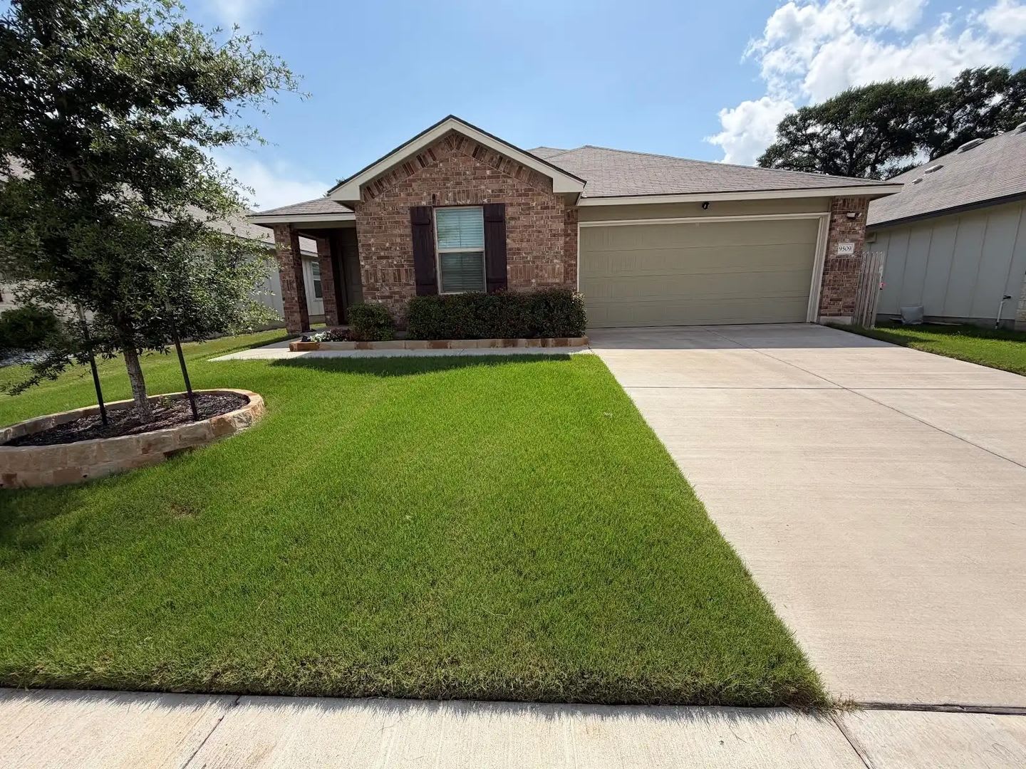 Beautiful 3 Bedroom home in Yowell Ranch – photo 1