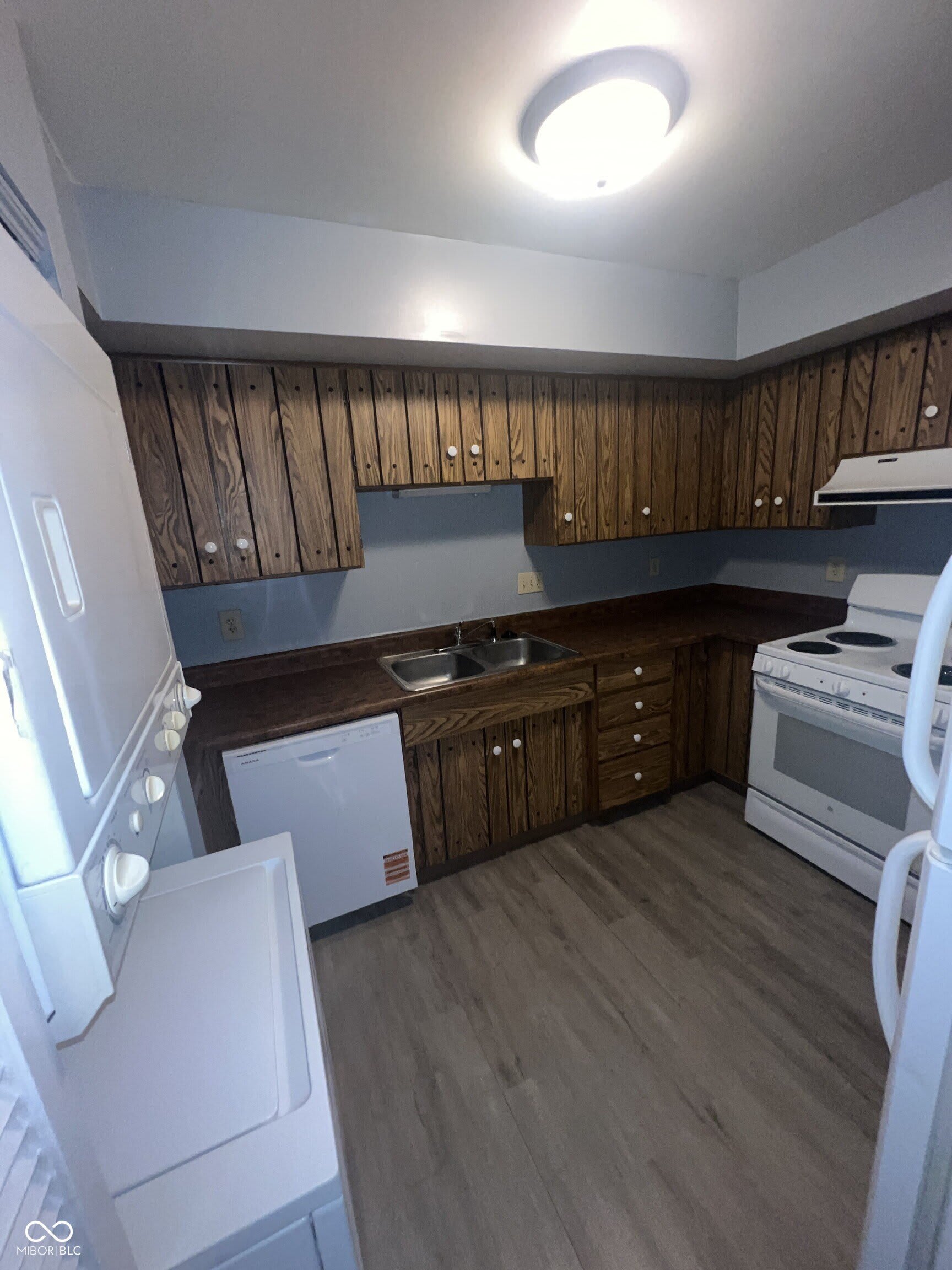 1310 Millerwood Court – photo 5