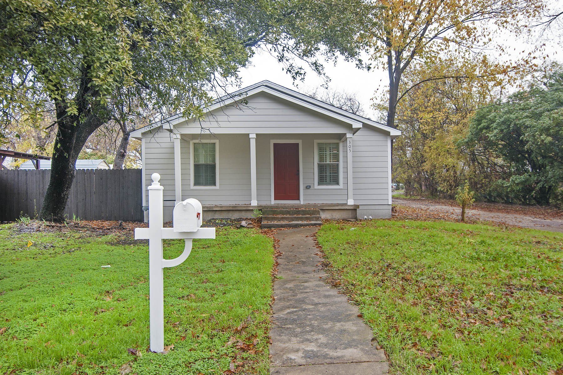 305 College Street – photo 2