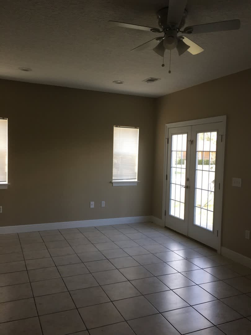 Great Townhome w/Easy Access to Shopping, Dining & Tyndall AFB! – photo 4