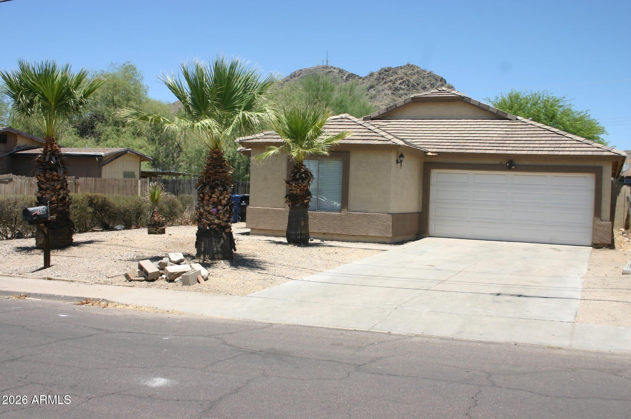 516 E VOGEL Avenue – photo 1