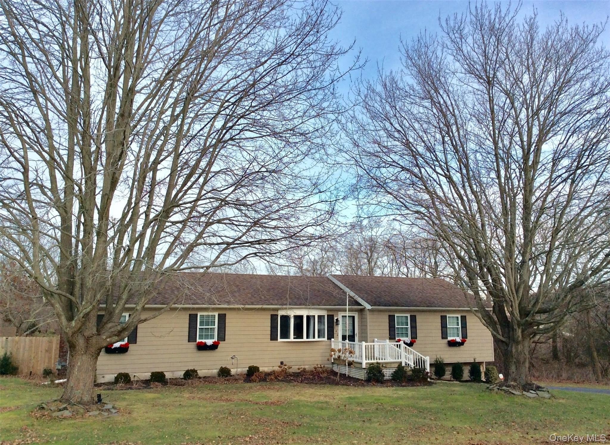 144 Manor Lane – photo 2