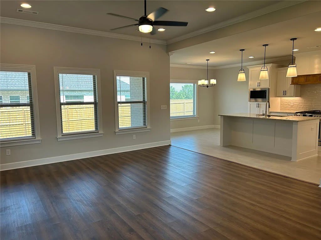 2413 Salmon Street – photo 5