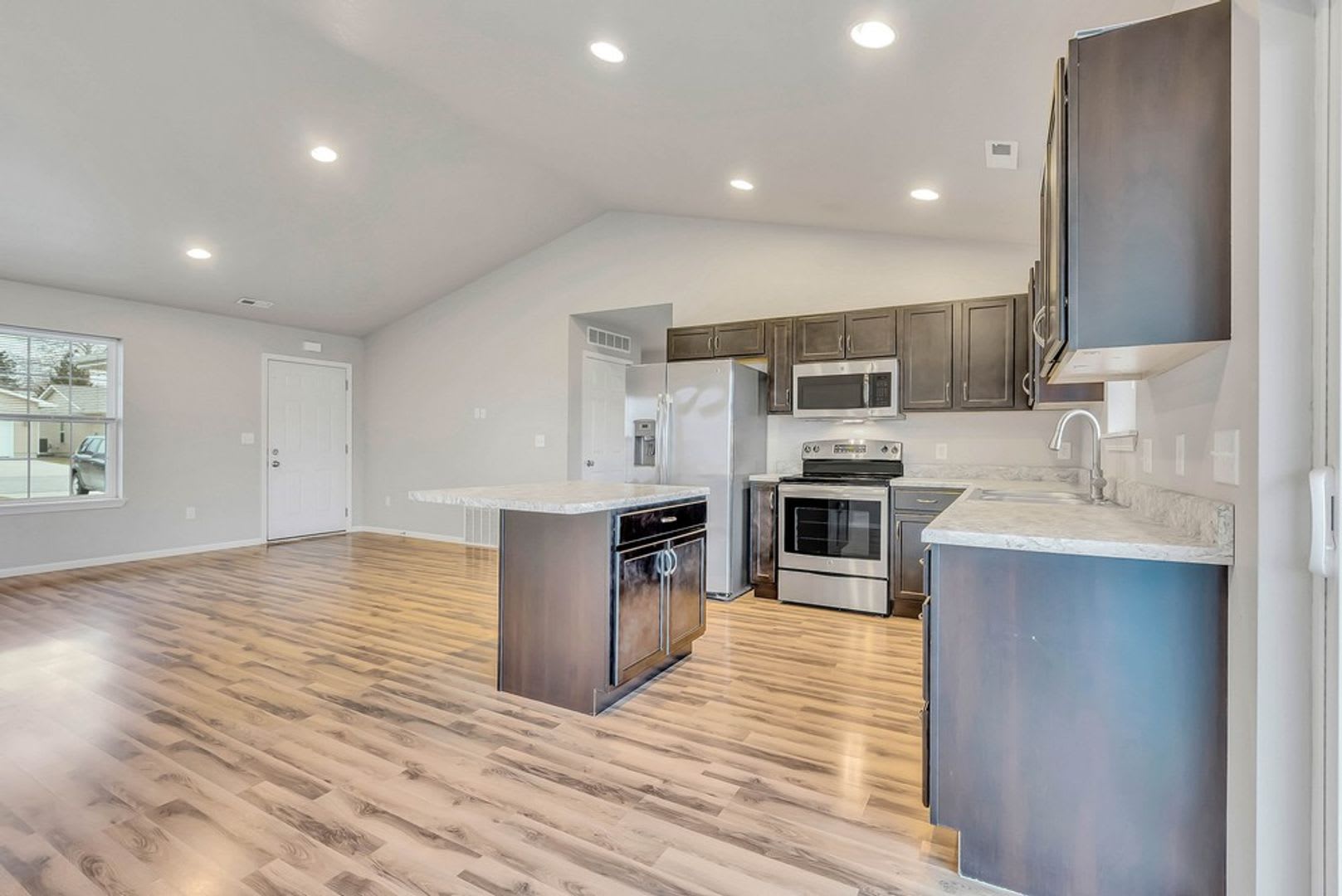 5480-5482 Summerland Dr – photo 5