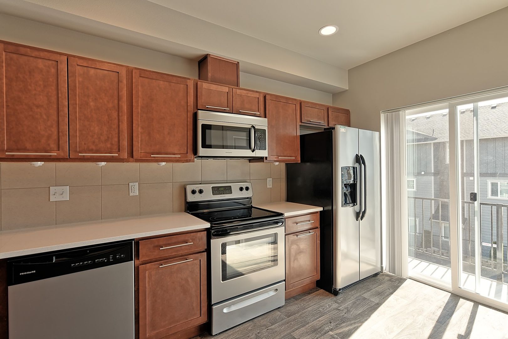 Luxury 3 Bedroom Townhome – photo 3