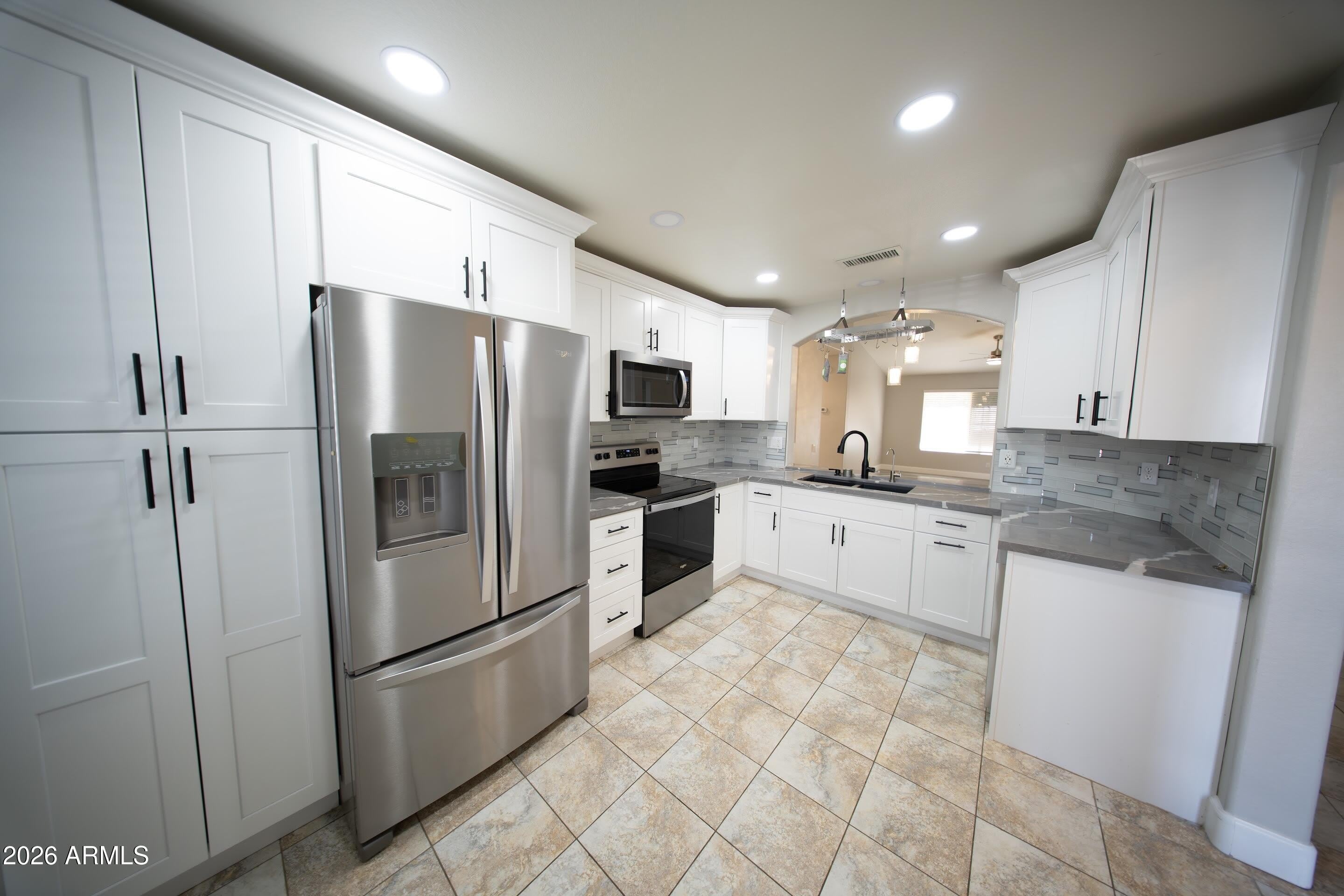 1118 S SURFSIDE Drive – photo 4