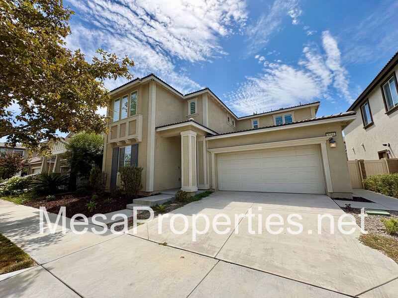 3244 E Yellowstone Drive – photo 1