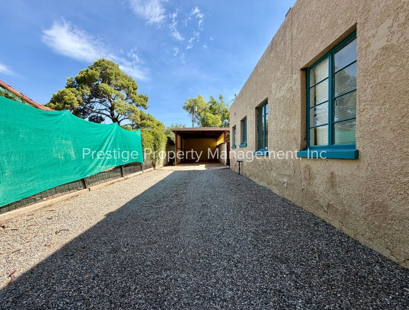 Spacious With Vintage Charm- 2/1 Centrally Located and Waiting For You! – photo 3