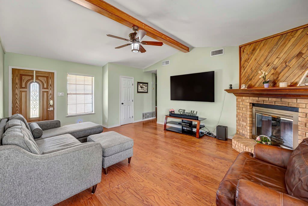 10803 E County Rd 104 – photo 3