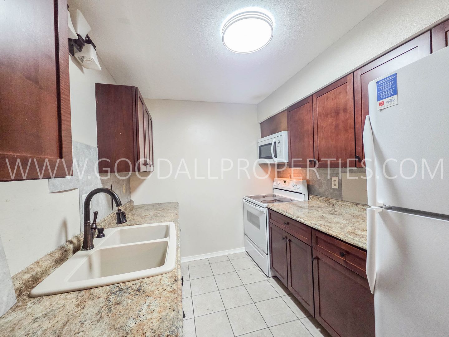 875 Summer Special 2 Bedroom 2 Bath Clive Condo With Pool Private Patio – photo 5