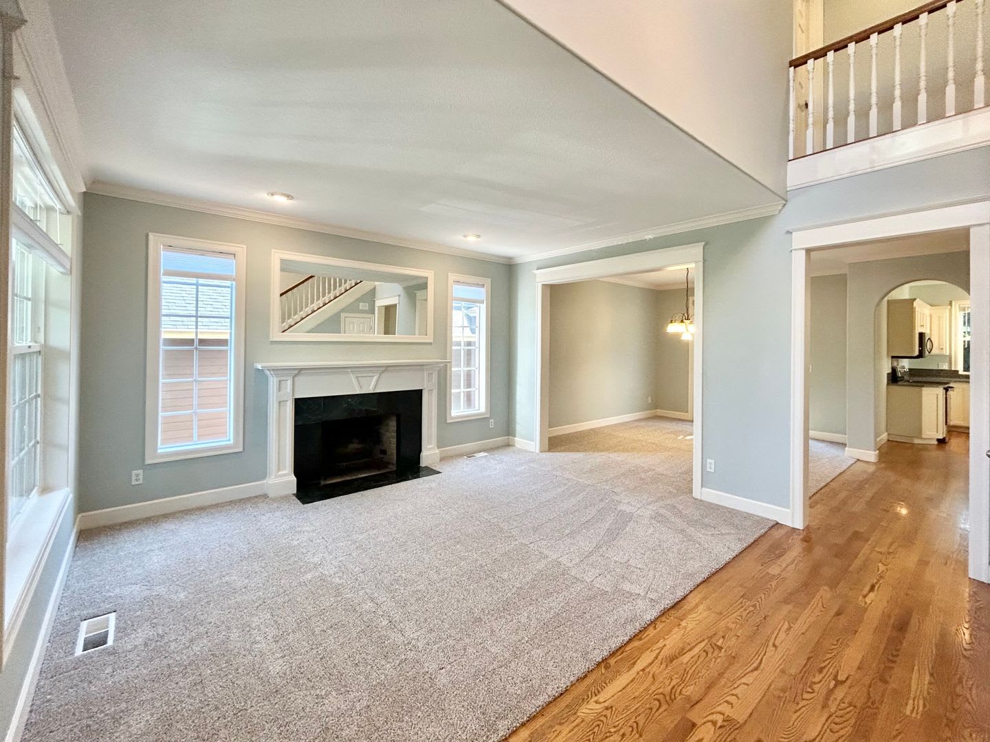 Beautiful 4-Bedroom Home with Spacious Living Areas, Fenced Yard & 2-Car Garage – photo 5