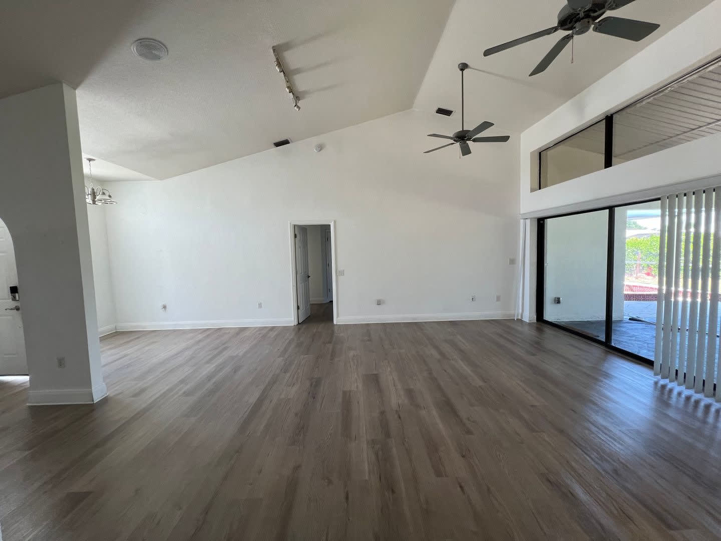 1 975 Annual Available 10 1 26 Newly Renovated 3 2 Single Family Home With Oversized Lanai Spa – photo 4