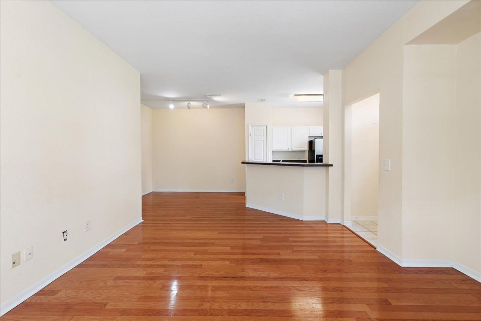 Highly Desired Bishops Court Community Condo – photo 3
