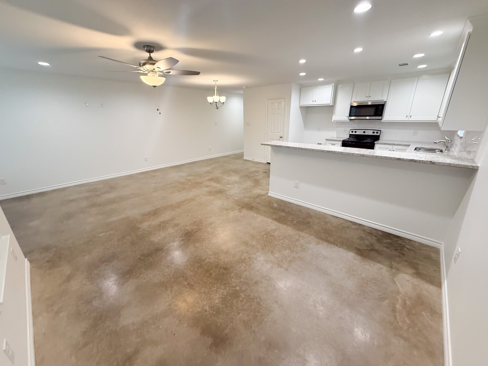 200 N Dallas Street – photo 3