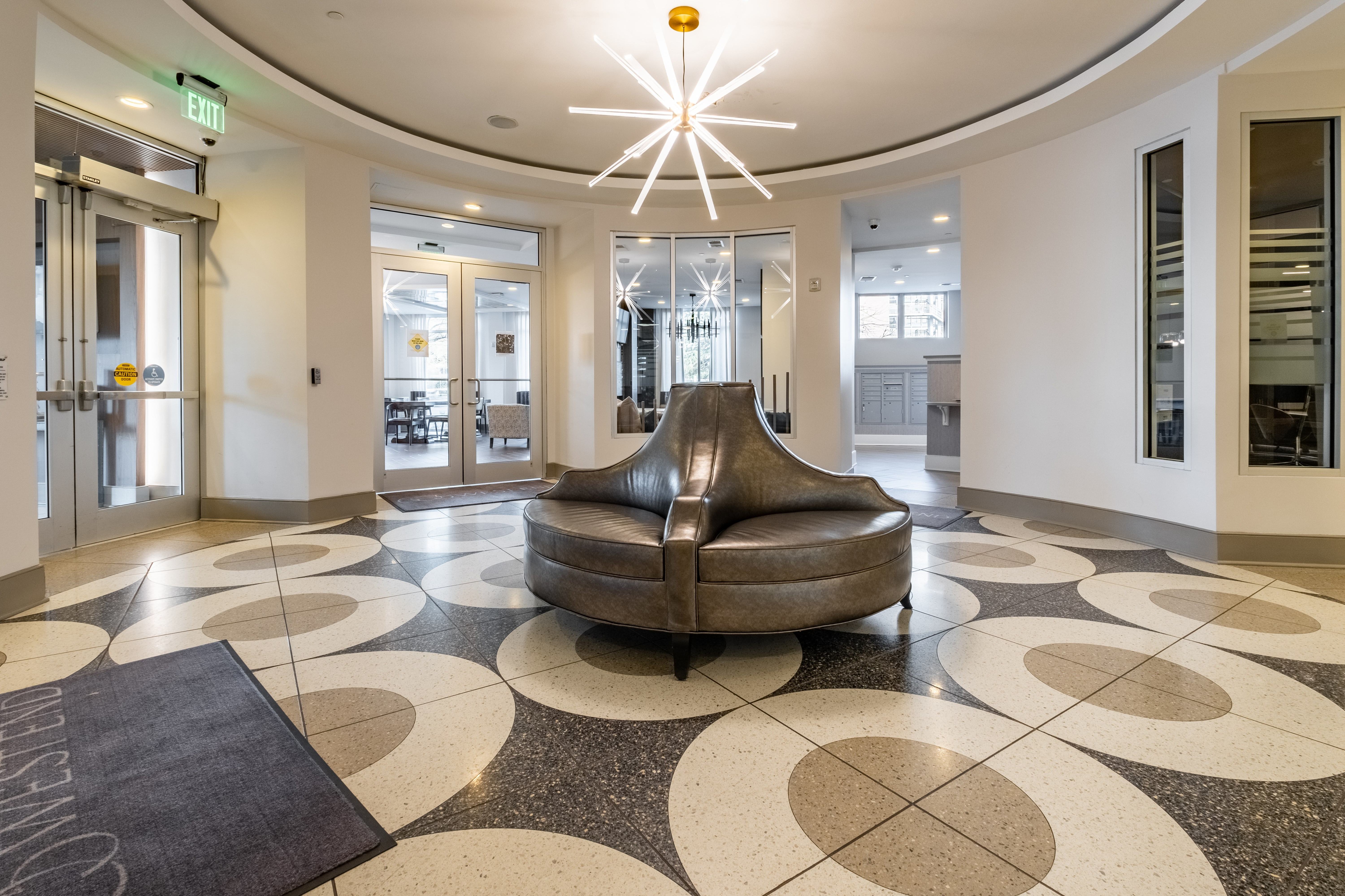 605 West End – photo 1