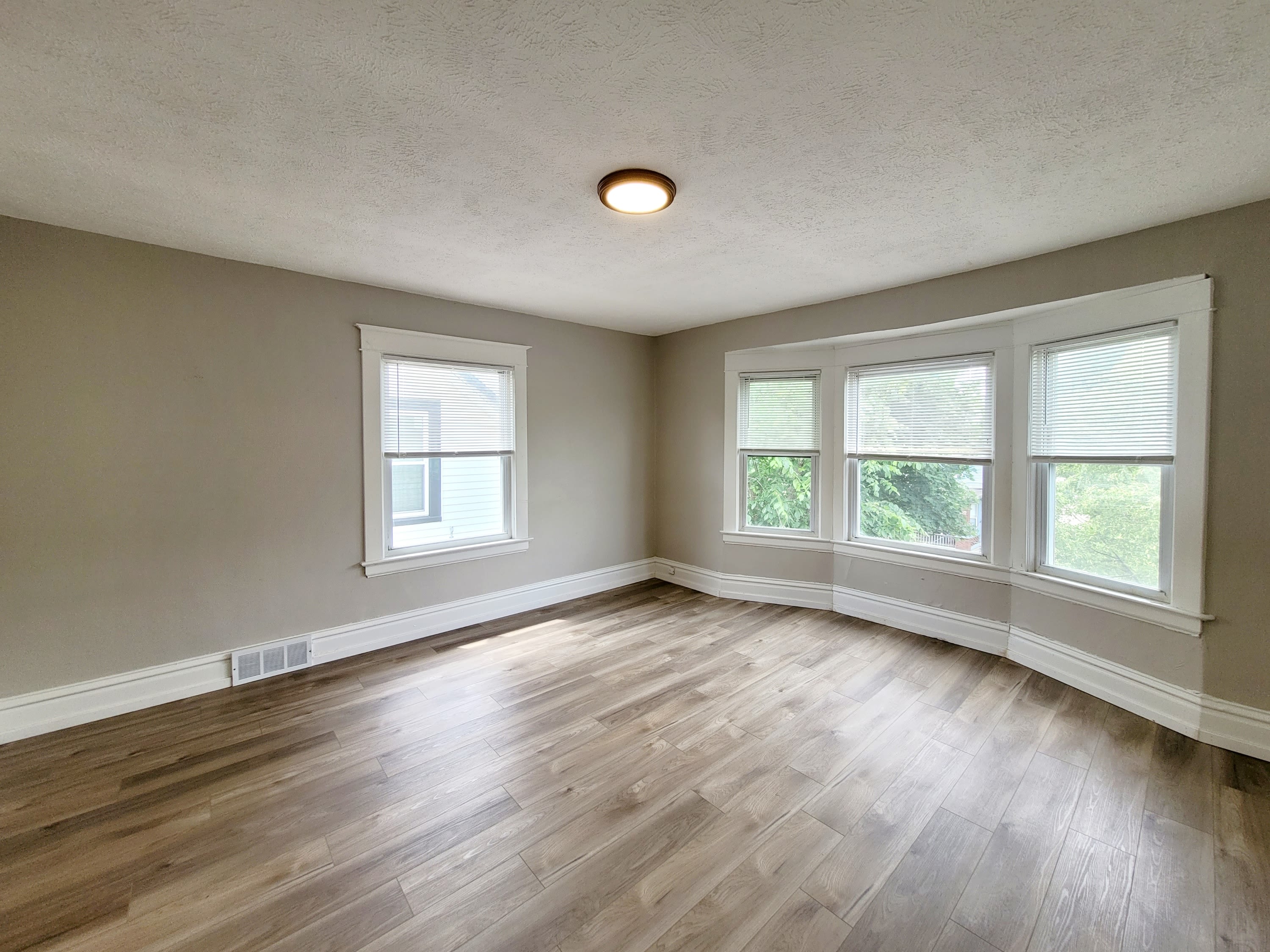 400 Grant Street Southwest – photo 3