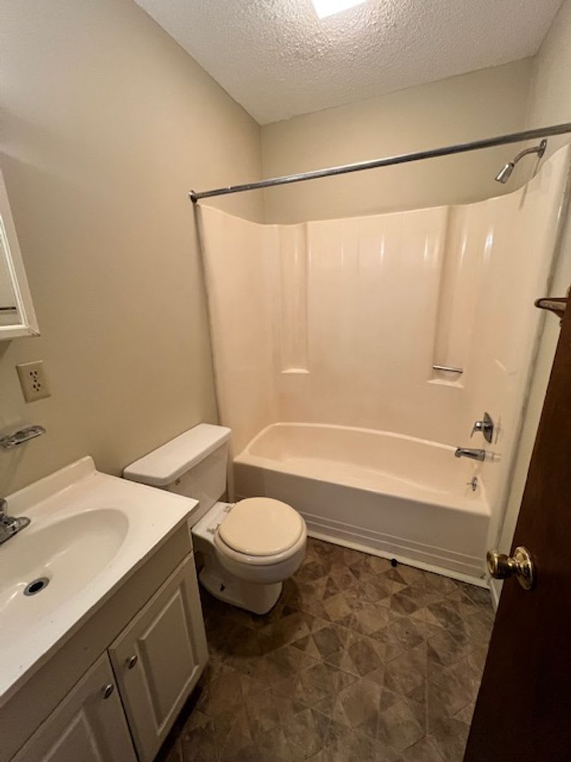 101 & 103 Teakwood Drive – photo 3