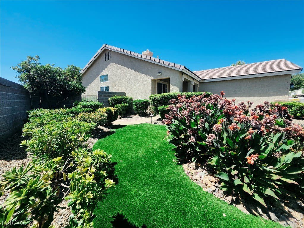1516 Waterton Drive – photo 2