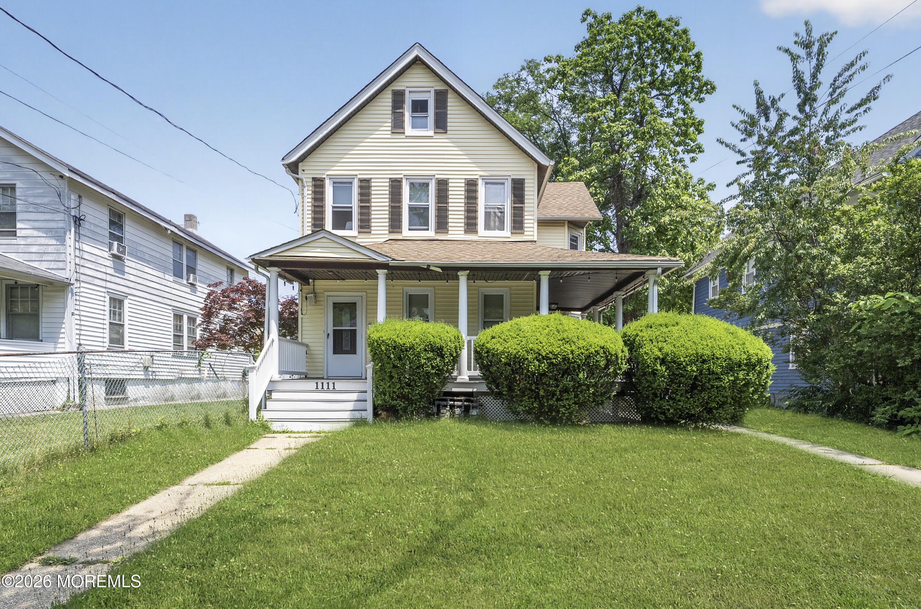 1111 2nd Avenue – photo 2