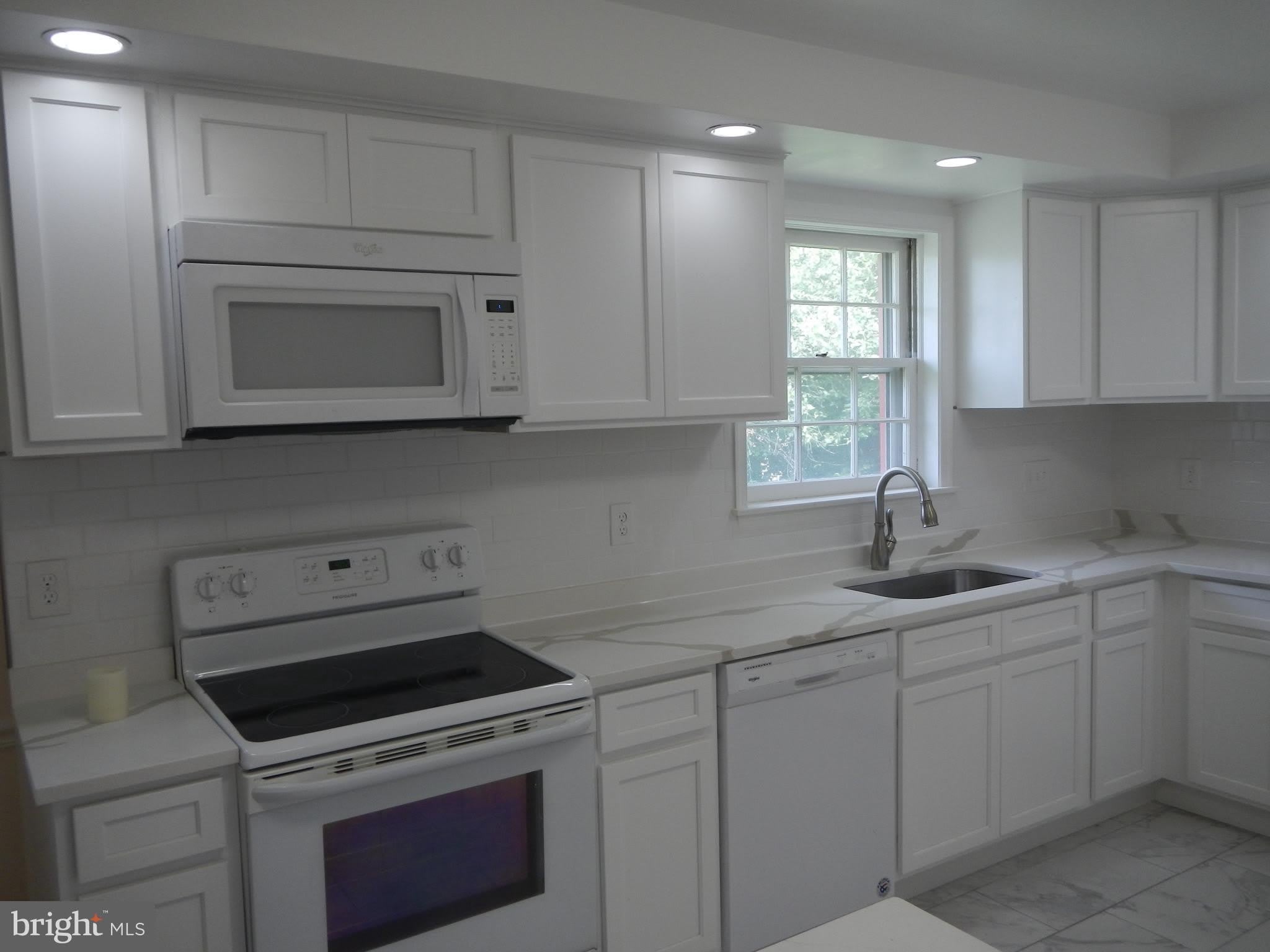 9 STONEYHURST Court – photo 4