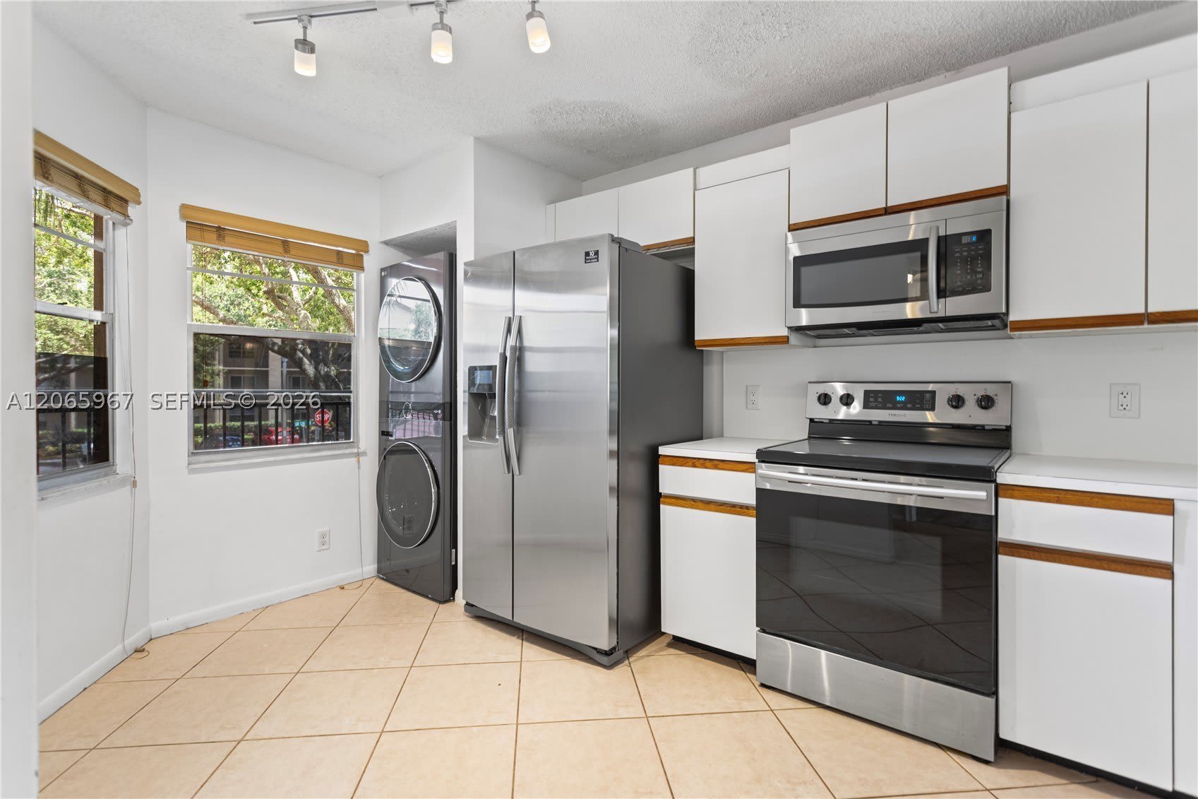 1100 SW 128th Ter – photo 3