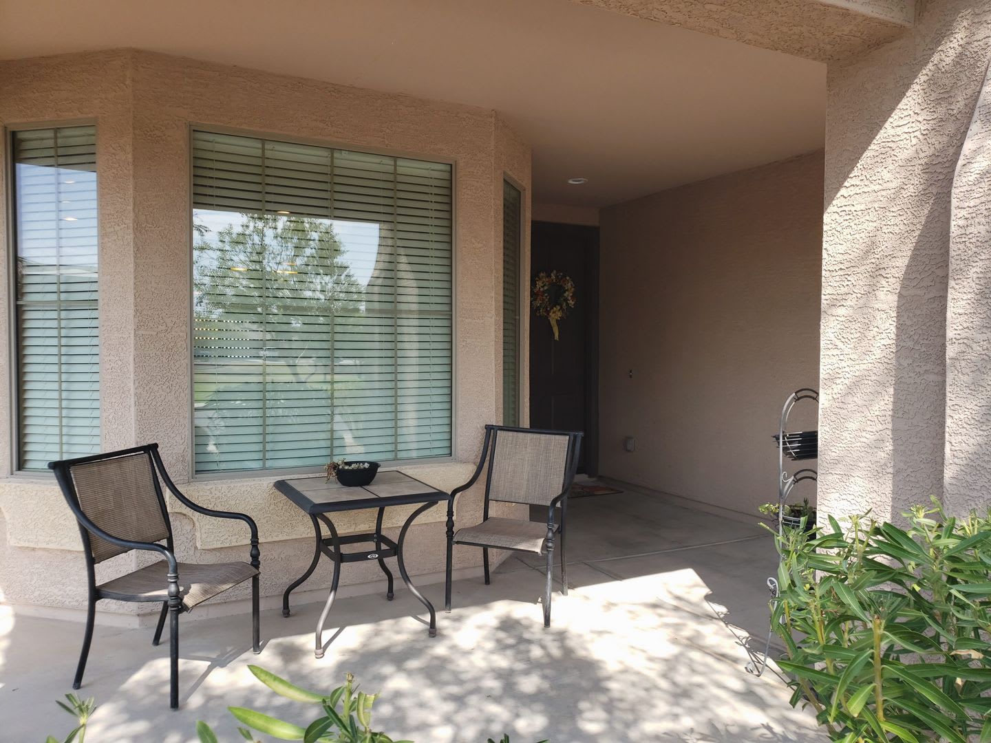 Fully Furnished, Single level Home – photo 4