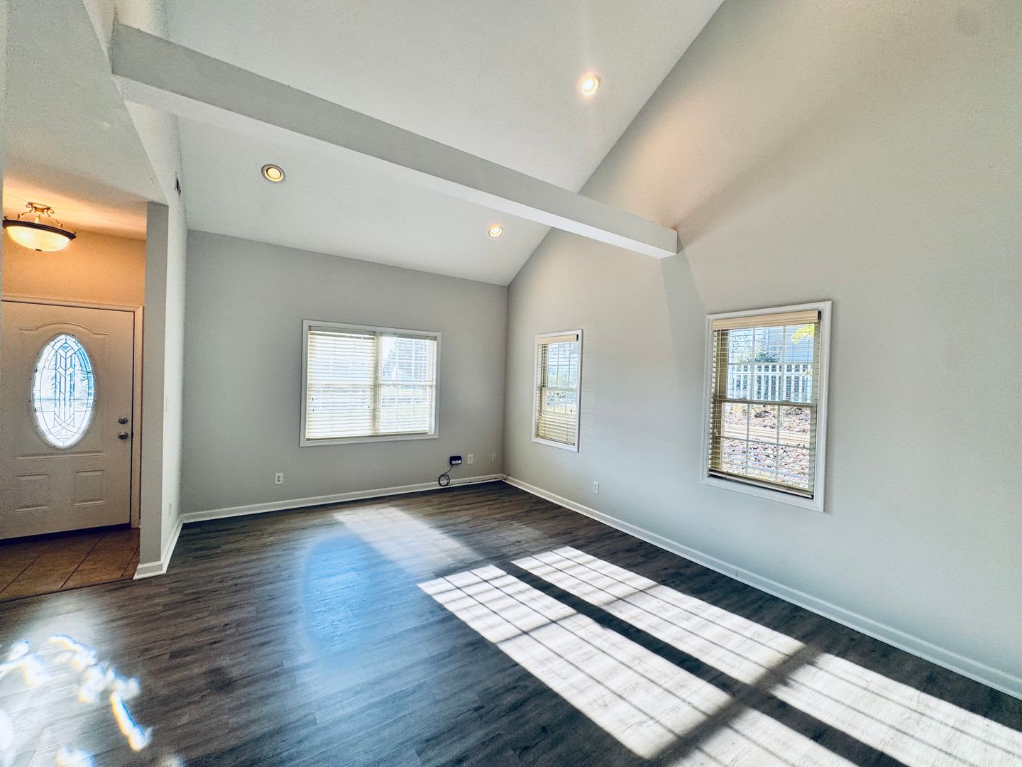 Russell Springs One Level Home – photo 4