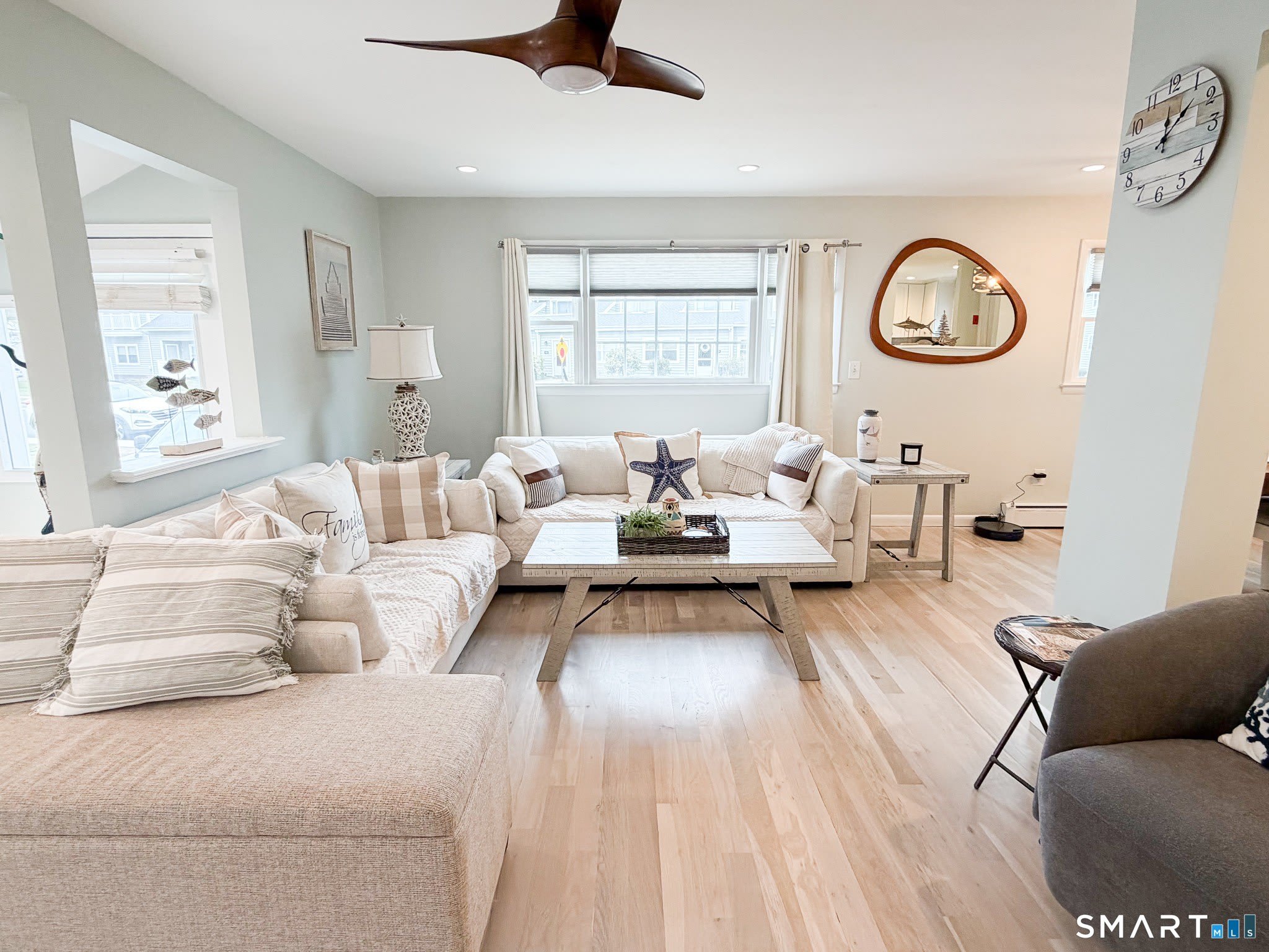 945 E Broadway – photo 2
