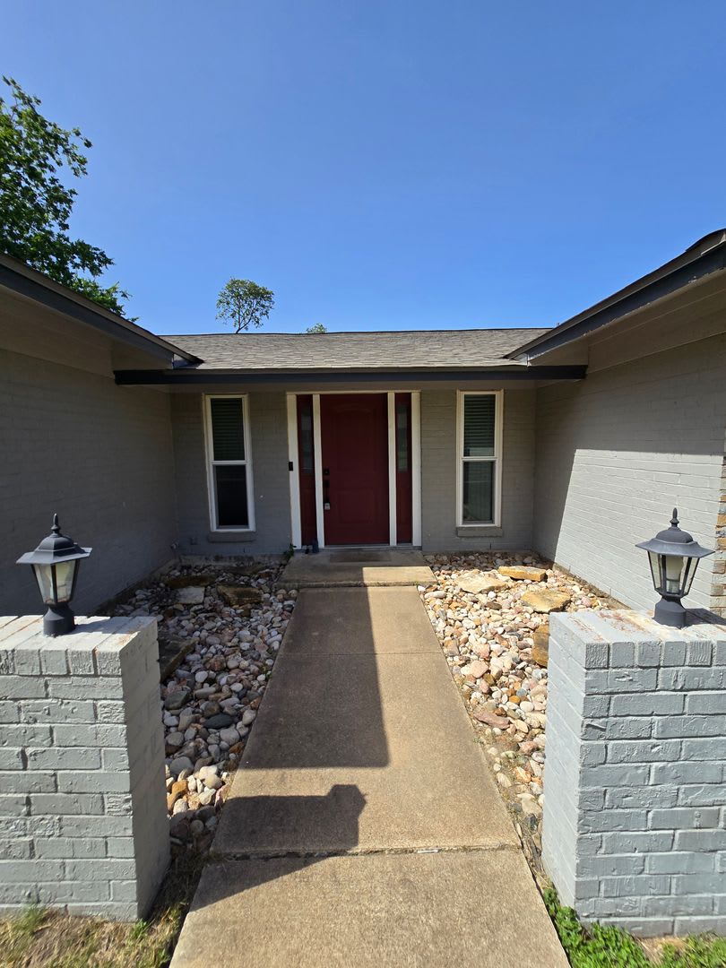 205 E. Cherokee Dr. – photo 2