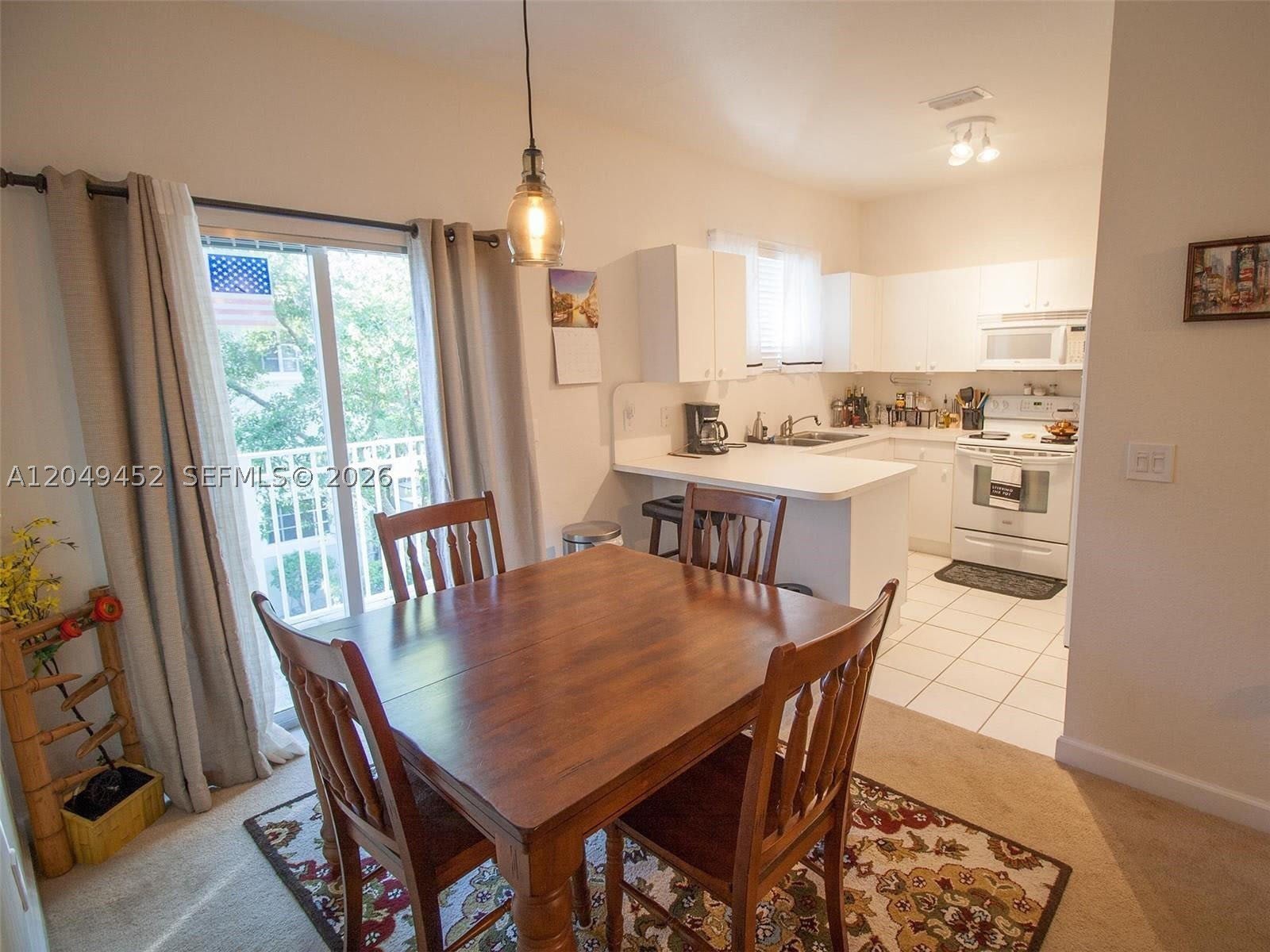 2728 NE 3rd Ct – photo 3