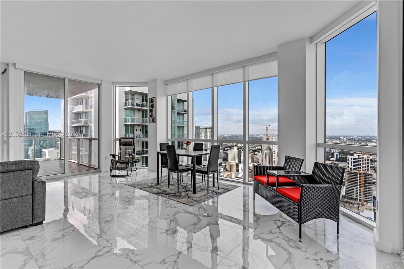 244 Biscayne Boulevard 4708, Miami, FL 33132 – photo 3
