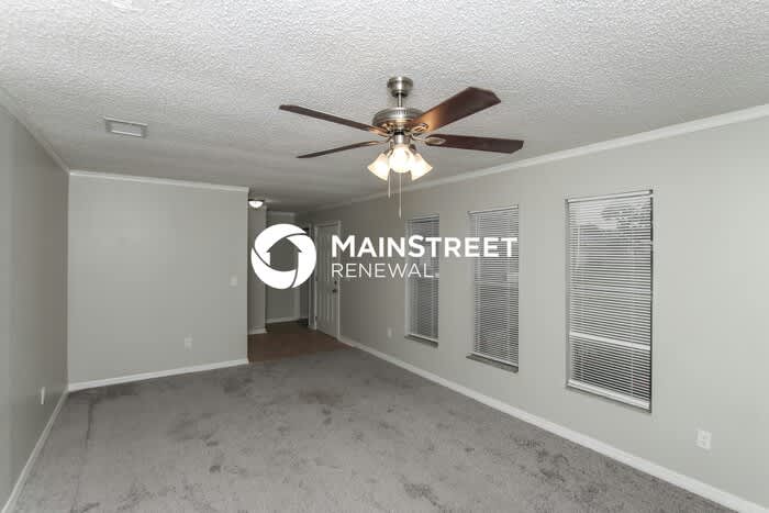 907 Algardi Street Southeast – photo 4