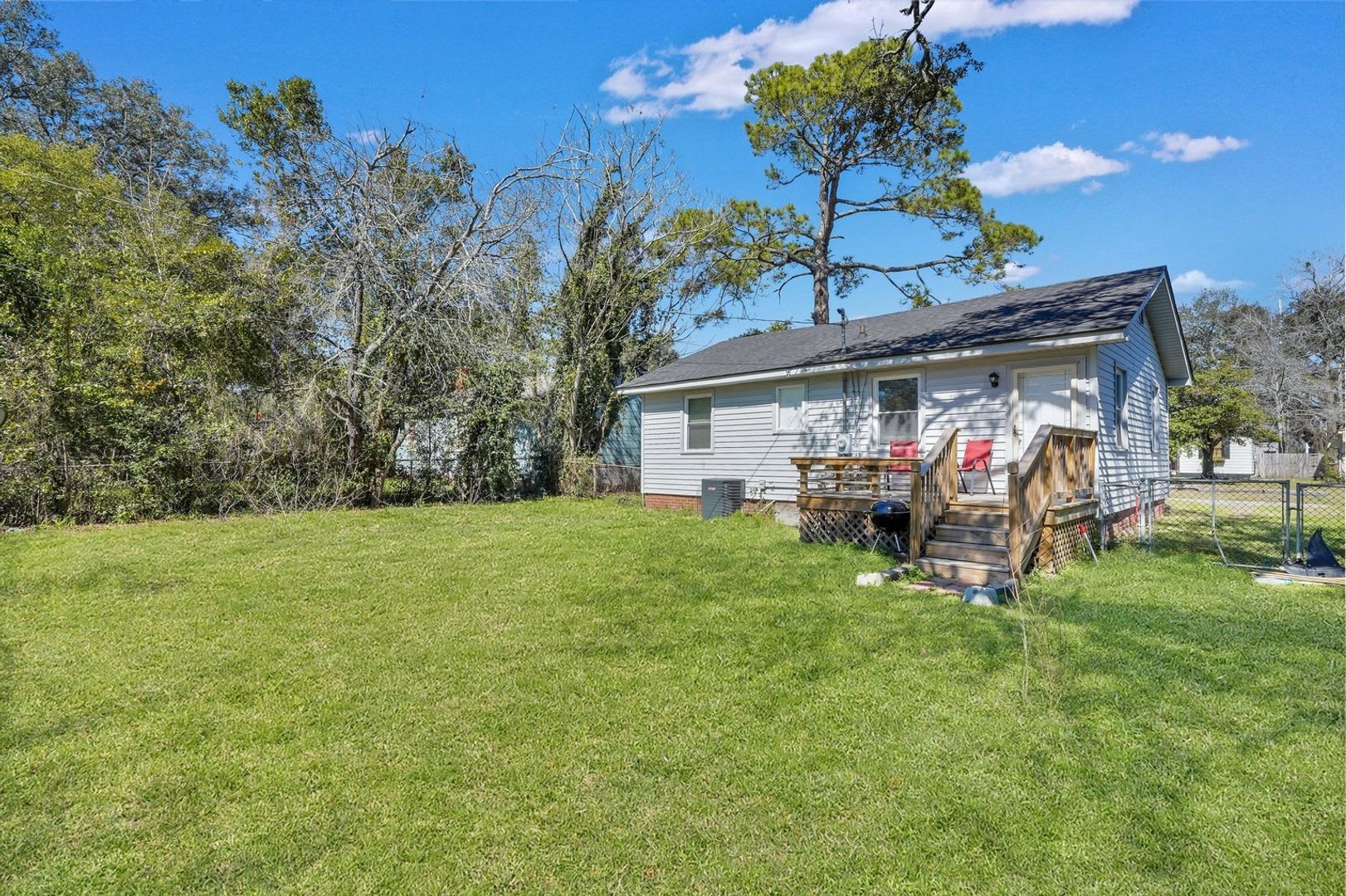 Charming 2BR House in Savannah – photo 2