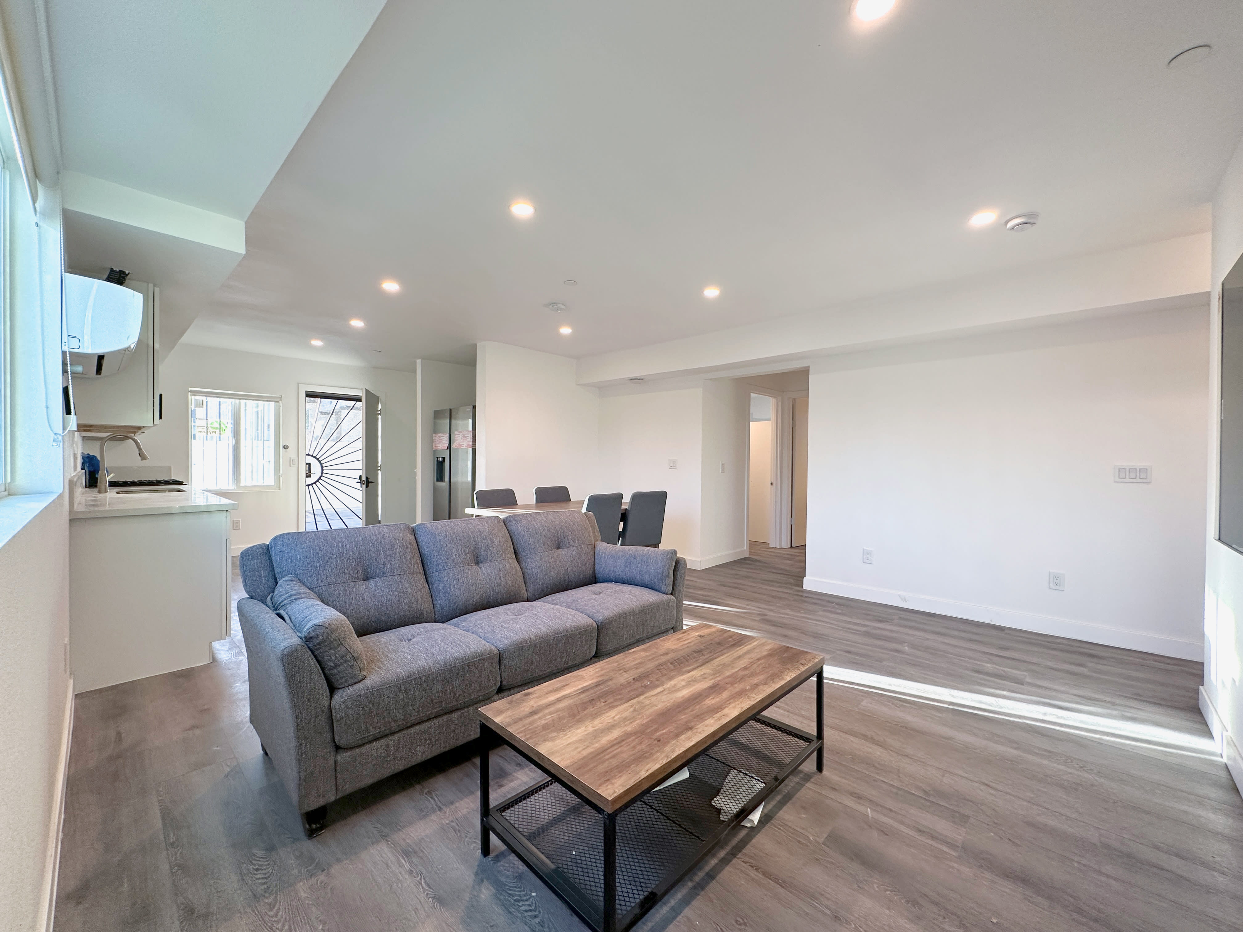 1729 W Adams Boulevard Co Living – photo 4