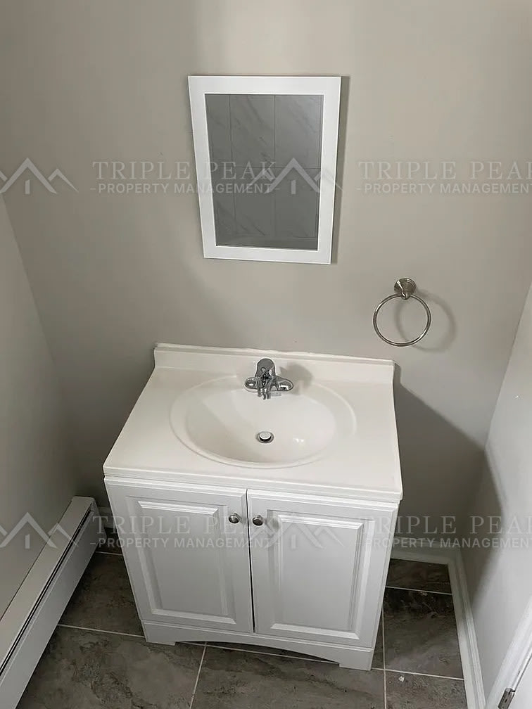 297 N Laurel Street Unit 1 – photo 4