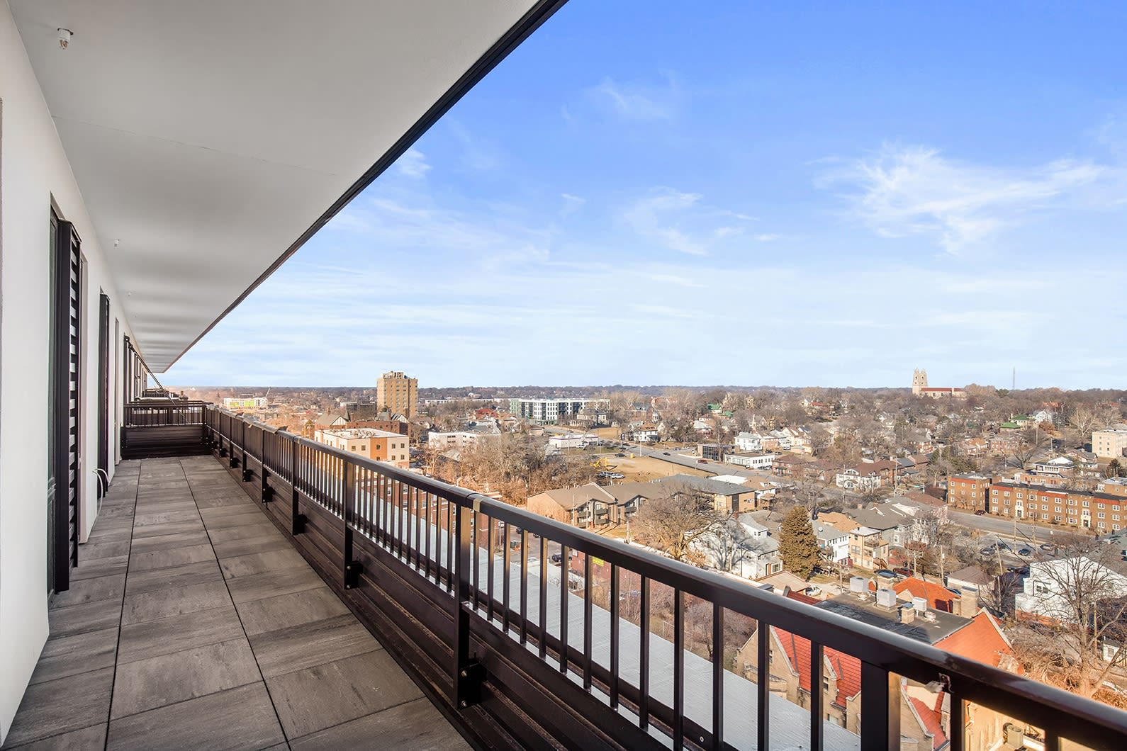 37 West Farnam – photo 2