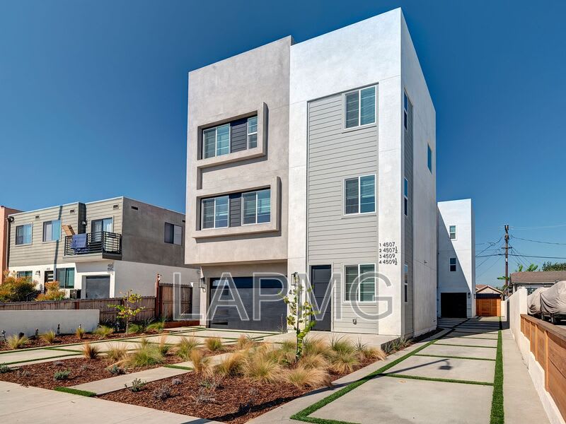 4507 Saturn St – photo 2