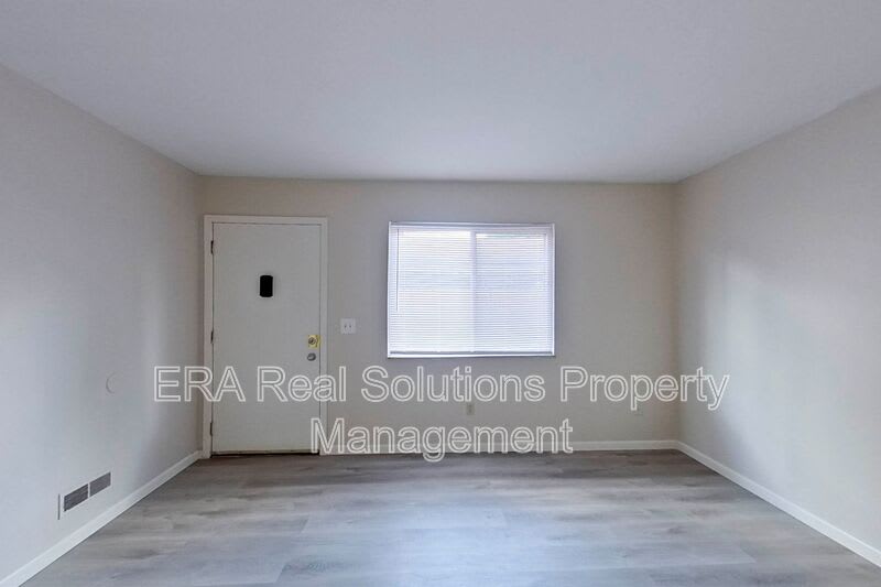 2462 Hiawatha Street – photo 2